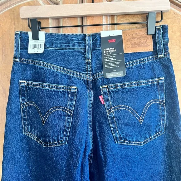NWT Levi’s RIBCAGE STRAIGHT ANKLE WOMEN'S JEANS Noe Dark Mineral size 28x29 - Picture 4 of 7